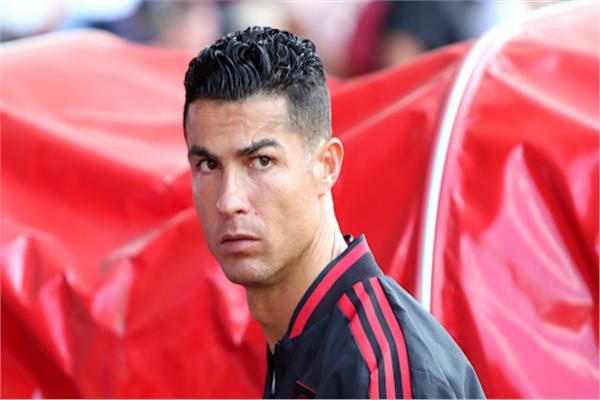 رونالدو يلجأ إلى أشهر عالم نفسي لتخطي الاكتئاب