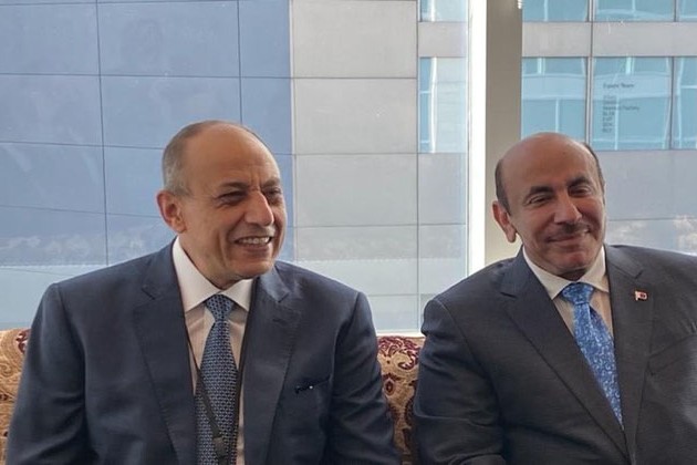 وزير الطيران يلتقى وزير المواصلات القطري لتعزيز التعاون المشترك بين البلدين فى مجال النقل الجوى
