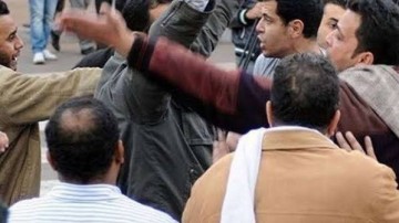 إصابة 5 أشخاص خلال مشاجرة بين عائلتين بسبب خل..