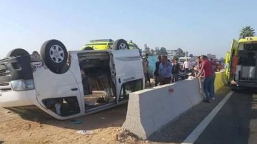 إصابة 14 شخصا في حادث انقلاب ميكروباص بالفيوم..
